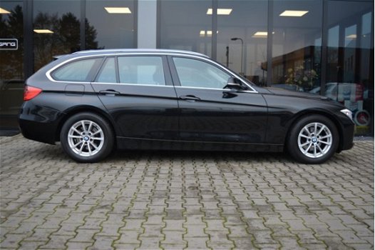 BMW 3-serie Touring - 2.0 Diesel High Executive | Dealer Onderhouden | Navigatie | 16 Inch | - 1