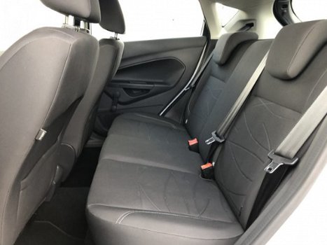 Ford Fiesta - 1.0 65pk Style Essential | Navigatie met bluetooth | Airco | Elektrische ramen en spie - 1