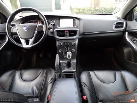 Volvo V40 - D2 Summum - 1