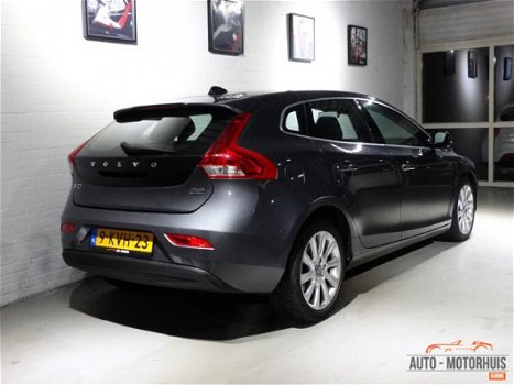 Volvo V40 - D2 Summum - 1