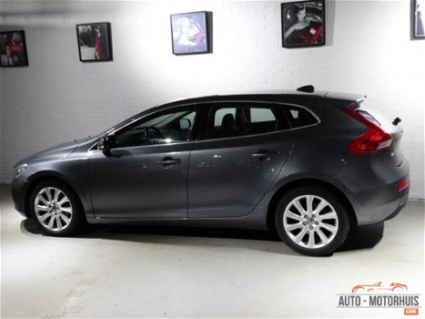 Volvo V40 - D2 Summum - 1