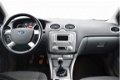 Ford Focus Wagon - 1.8 125PK Limited | Navigatie | Voorruitverwarming | Parkeersensoren - 1 - Thumbnail