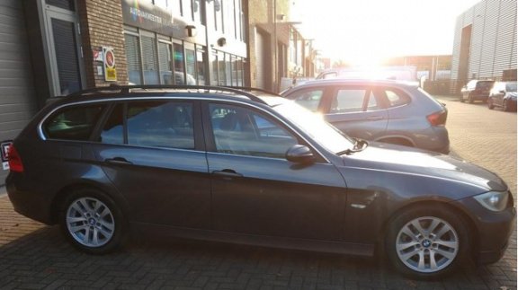 BMW 3-serie Touring - 325i Automaat - 1