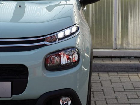 Citroën C3 - Feel Edition 1.2 PT 82pk Navigatie | Climate Control | Extra getint glas achter - 1