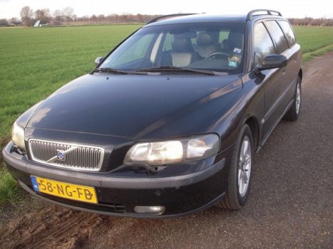 Volvo V70 - 2.4 140PK YOUNGTIMER 3 x evt met derde bankje 7 pers - 1