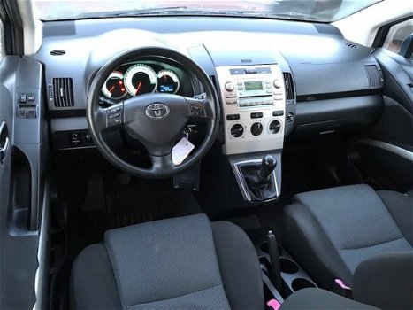 Toyota Corolla Verso - ; 1.6 16V VVT-I Terra - 1