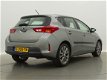 Toyota Auris - 5-Drs 1.8 Hybrid Business - 1 - Thumbnail