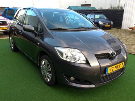 Toyota Auris - 1.4-16V Terra - 1