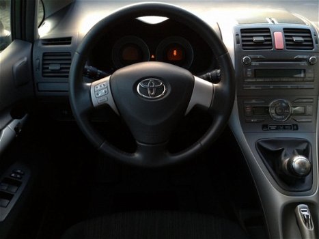 Toyota Auris - 1.4-16V Terra - 1