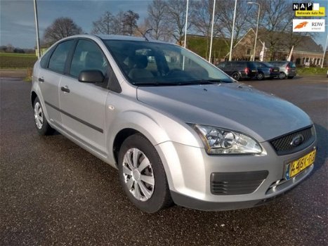 Ford Focus - 1.6-16V Champion Dealer onderhouden 5drs Airco Cruisecontrol APK tot 03-2020 - 1