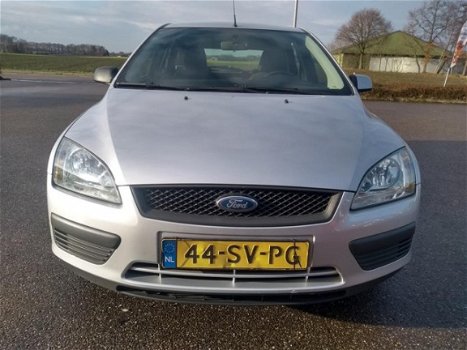 Ford Focus - 1.6-16V Champion Dealer onderhouden 5drs Airco Cruisecontrol APK tot 03-2020 - 1