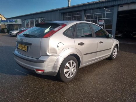 Ford Focus - 1.6-16V Champion Dealer onderhouden 5drs Airco Cruisecontrol APK tot 03-2020 - 1