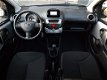 Toyota Aygo - 1.0 VVT-i Now 5-drs Navigatie / Airconditioning / LM velgen - 1 - Thumbnail