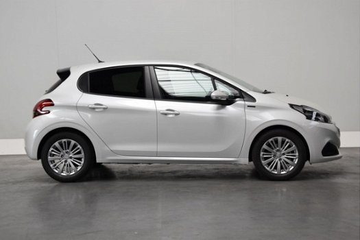 Peugeot 208 - SIGNATURE 1.2 PURETECH 82PK | RIJKLAAR | NAVIGATIE | VELGEN - 1