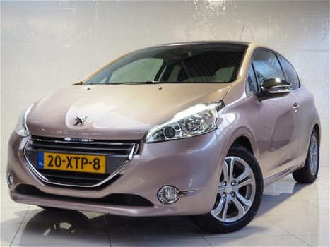 Peugeot 208 - 1.2 VTi Allure | Navigatie | Slechts 42428km | Panoramadak | Half Leder | Pdc | - 1