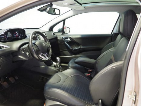 Peugeot 208 - 1.2 VTi Allure | Navigatie | Slechts 42428km | Panoramadak | Half Leder | Pdc | - 1