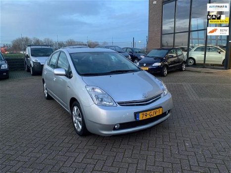 Toyota Prius - 1.5 VVT-i Business Edition navi, pdc - 1