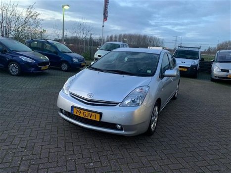 Toyota Prius - 1.5 VVT-i Business Edition navi, pdc - 1