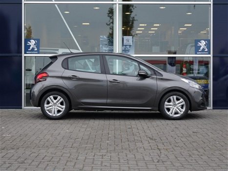 Peugeot 208 - 1.2 Puretech 82pk Signature l Navi l Airco l RIJKLAAR - 1