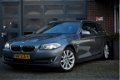 BMW 5-serie Touring - 523 523i High Executive | HEAD-UP | LEDER | GR.NAVI | - 1 - Thumbnail