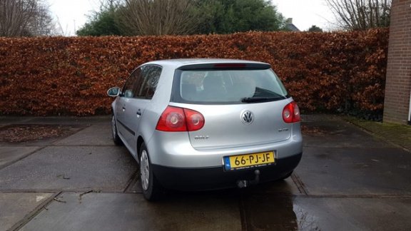 Volkswagen Golf - 1.6 FSI Trendline - 1