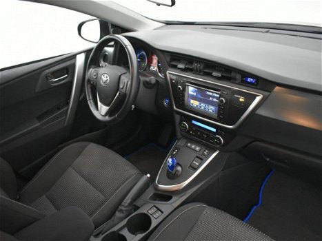 Toyota Auris Touring Sports - 1.8 Hybrid Executive / AIRCO-ECC / PDC / CAMERA / CRUISE CTR. / STOELV - 1