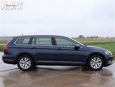 Volkswagen Passat Variant - 1.6 TDi AUTOMAAT Xenon/Led Navi ECC - 1