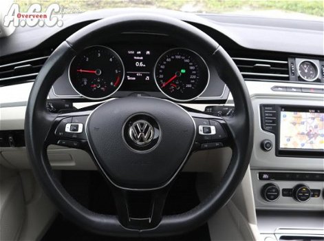 Volkswagen Passat Variant - 1.6 TDi AUTOMAAT Xenon/Led Navi ECC - 1