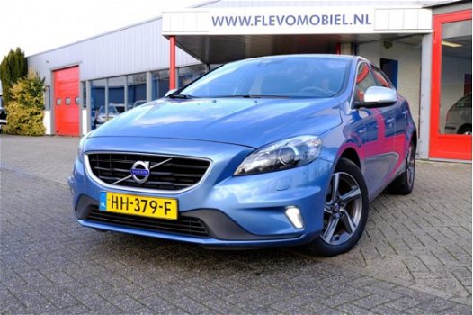 Volvo V40 - 2.0 D2 R-Design Business Xenon/Leer-Alcant./Stoelverw/Enz - 1