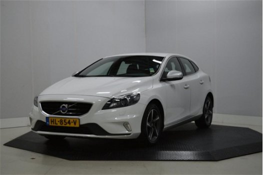 Volvo V40 - 2.0 D2 R-Design Business Navi, Xenon, Clima, Cruise, Pdc, Trekhaak - 1