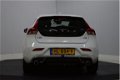 Volvo V40 - 2.0 D2 R-Design Business Navi, Xenon, Clima, Cruise, Pdc, Trekhaak - 1 - Thumbnail