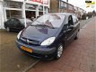 Citroën Xsara Picasso - 1.8i-16V Différence 2 - 1 - Thumbnail