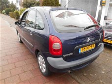 Citroën Xsara Picasso - 1.8i-16V Différence 2