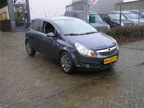 Opel Corsa - 1.2-16V '111' Edition nap 5 drs airco sturbekr nieuwe apk - 1