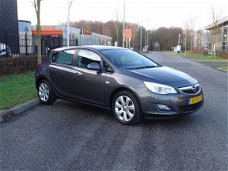 Opel Astra - 1.4 Turbo Business + | Clima | Cruise | PDC | Navi