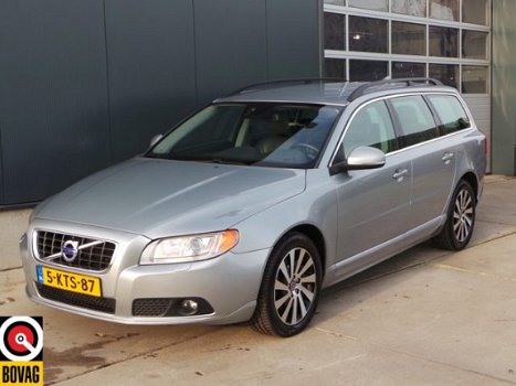 Volvo V70 - 2.0 D4 Momentum Automaat - 1