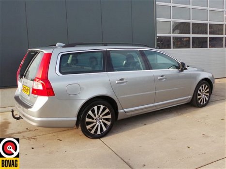 Volvo V70 - 2.0 D4 Momentum Automaat - 1