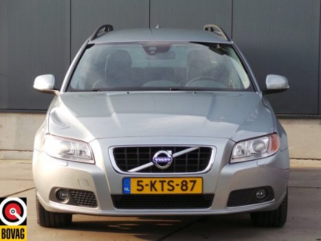 Volvo V70 - 2.0 D4 Momentum Automaat - 1