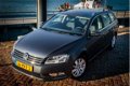 Volkswagen Passat Variant - 1.8 TSi Comfortline Clima | Cruise | PDC V+A | Trekhaak | 17'' LMV | Net - 1 - Thumbnail