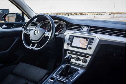 Volkswagen Passat - 1.6 TDi Comfortline Navi | LED | Clima | Cruise | PDC V+A | NL Dealerond. Auto | - 1