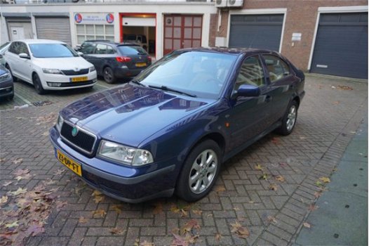 Skoda Octavia - 1.8 T Laurin & Klement * LEER * Trekhaak * Opendak * NAP - 1