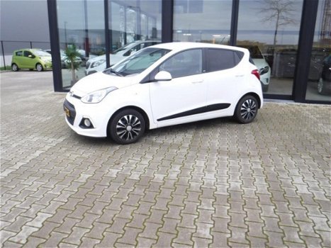 Hyundai i10 - 1.0i i-Motion Go 2016 Navigatie, Luxe uitvoering - 1