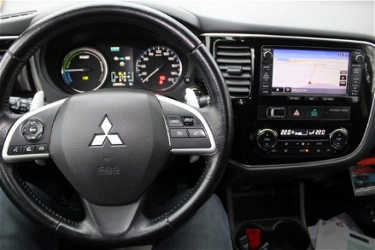 Mitsubishi Outlander - 2.0 PHEV 4WD Business automaat navi/ECC/cruise/trekhaak - 1