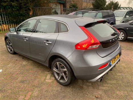 Volvo V40 - 2.0 D4 R-Design Business - 1