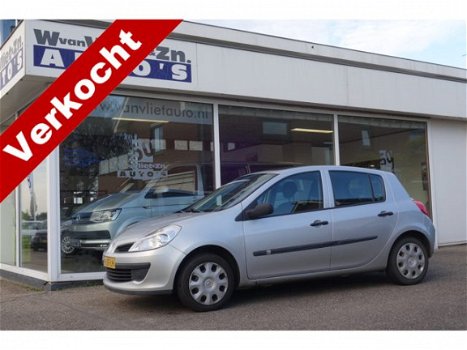 Renault Clio - 1.2-16V Business Line Panoramadak / NAP Airconditioning / Trekhaak - 1