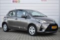 Toyota Yaris - 1.5 Hybrid Active Climate Control + Cruise control 2019 - 1 - Thumbnail
