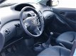 Toyota Yaris - 1.3 16V VVT-I LINEA LUNA - 1 - Thumbnail
