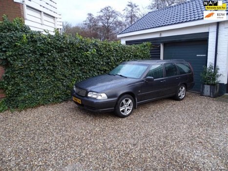 Volvo V70 - 2.5 Comfort-Line YOUNGTIMER - 1