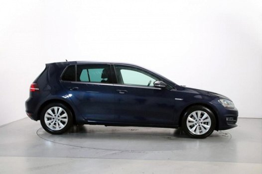 Volkswagen Golf - 1.6 TDI Highline BlueMotion Xenon-LED Navigatie Stoelverwarming - 1