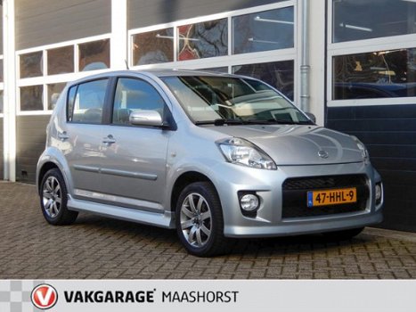 Daihatsu Sirion 2 - 1.3-16V Exclusive /automaat/trekhaak/parkeersensoren/airco - 1